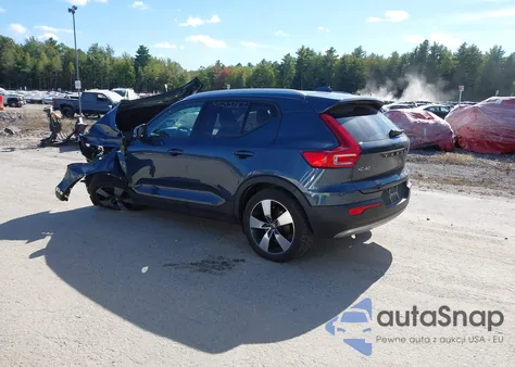 2021 Volvo Xc40 T5 Momentum z USA, uszkodzony, nr VIN YV4162UK4M2457735